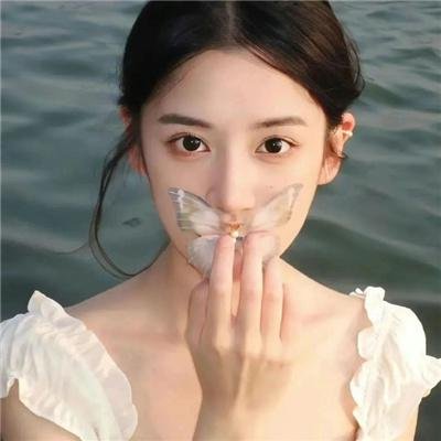 三凤嬉春